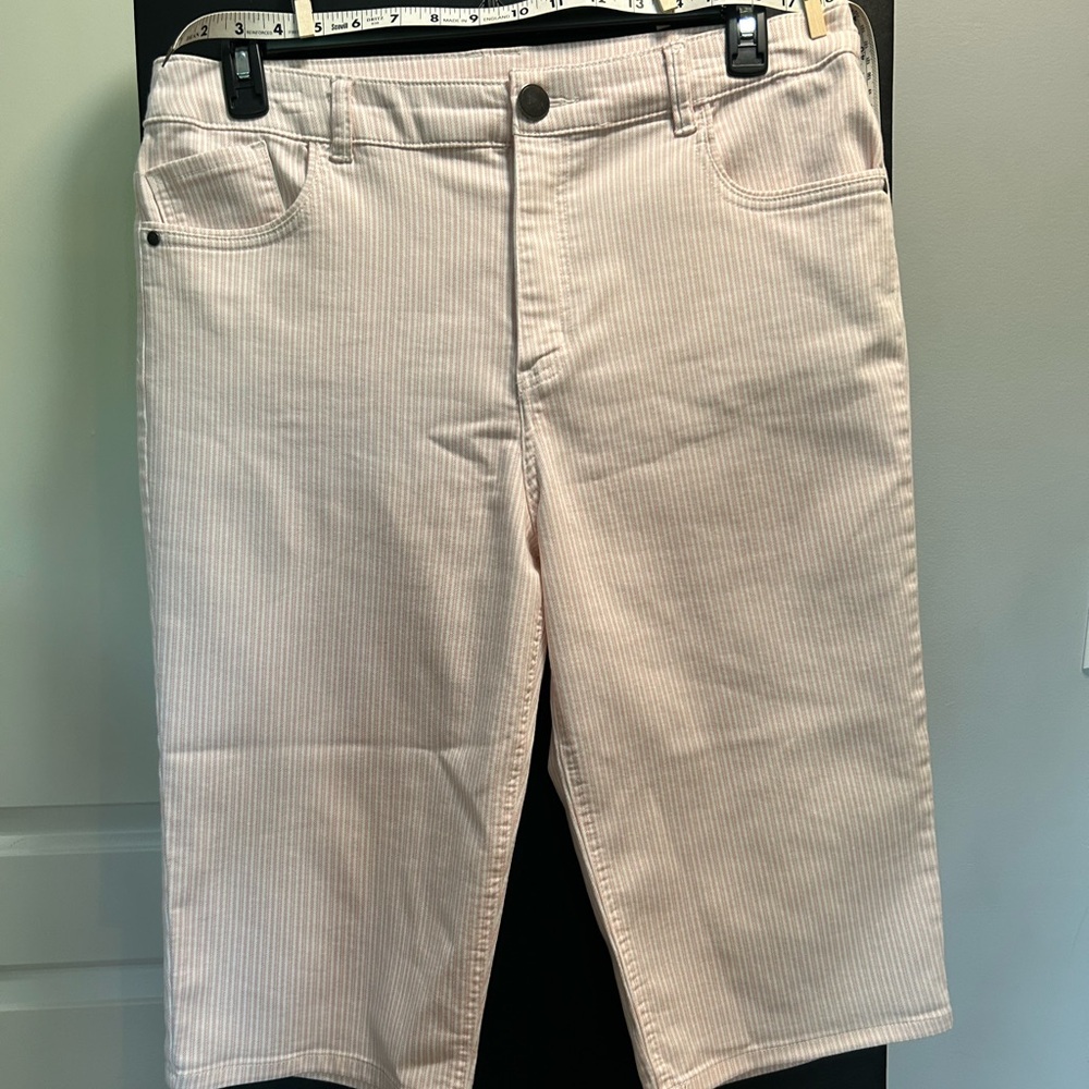 Christopher & Banks Capri Sz.14  Pink/White